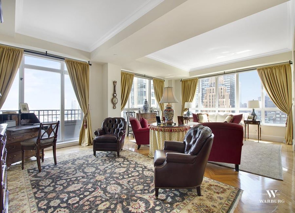 Photo for The Beekman Regent - 351 East 51St Street Condominium in Midtown East, Manhattan