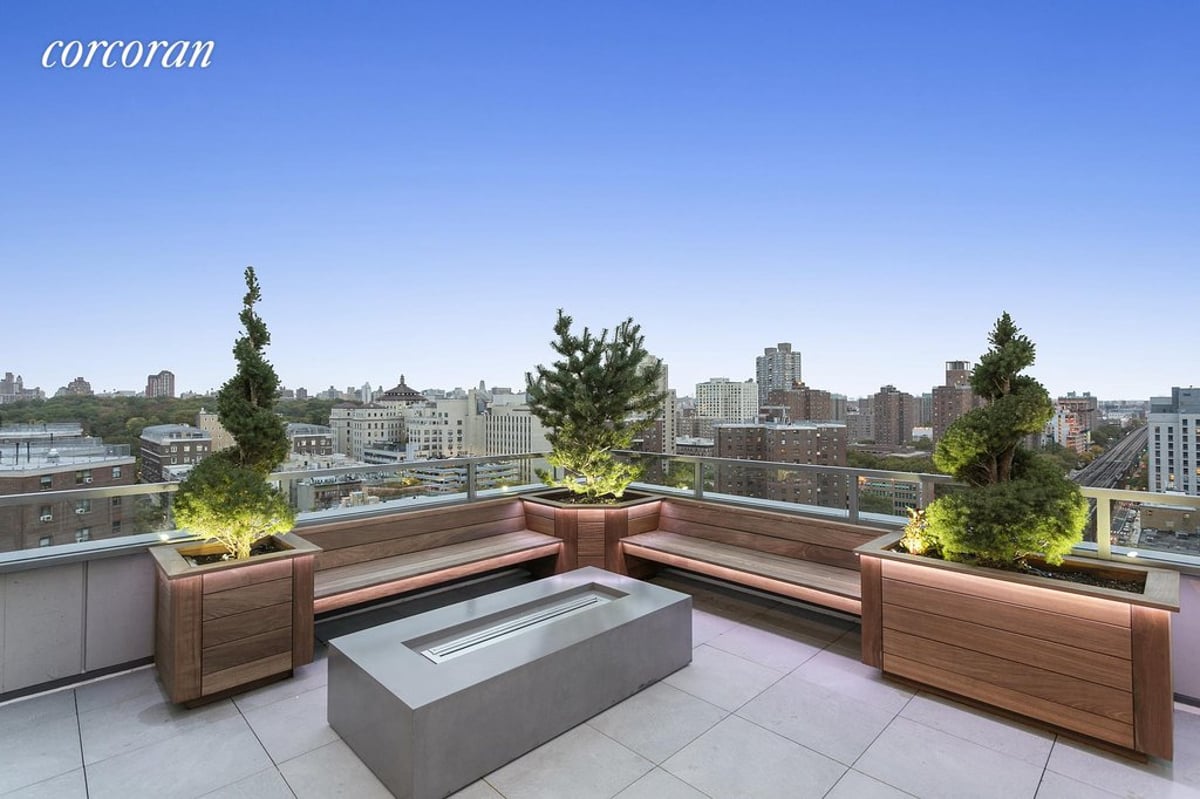 Photo for 1399 Park Avenue - 1399 Park Avenue Condominium in East Harlem, Manhattan