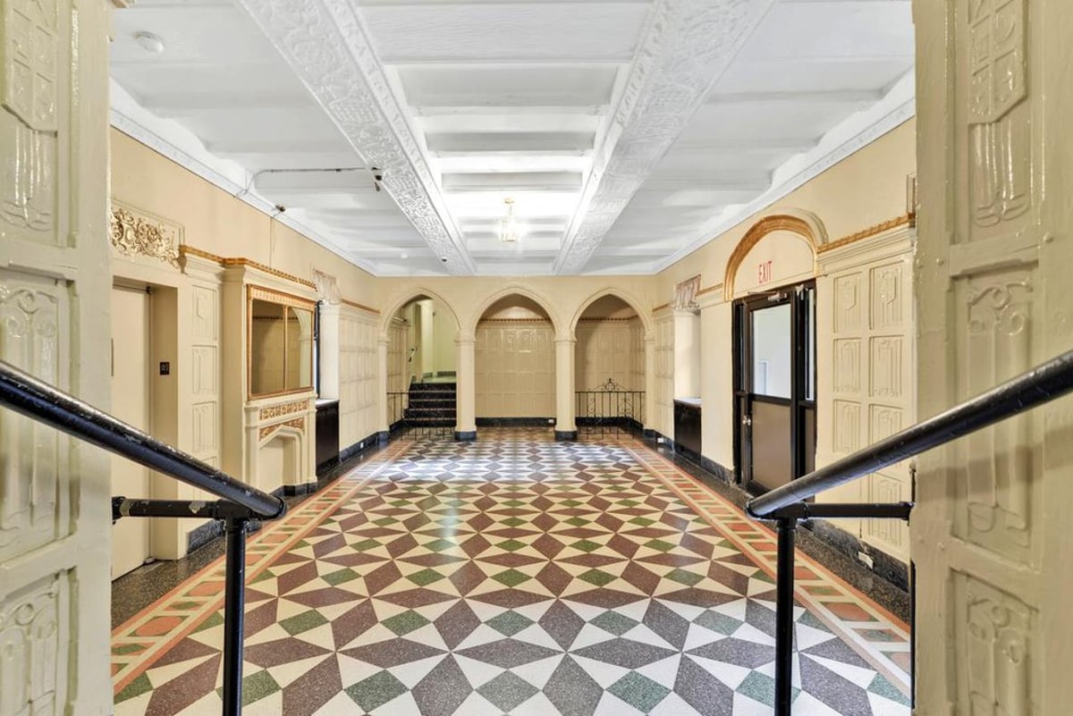 Photo for 150 East 18 Street - 150 East18th Street Rental Building in Gramercy Park, Manhattan