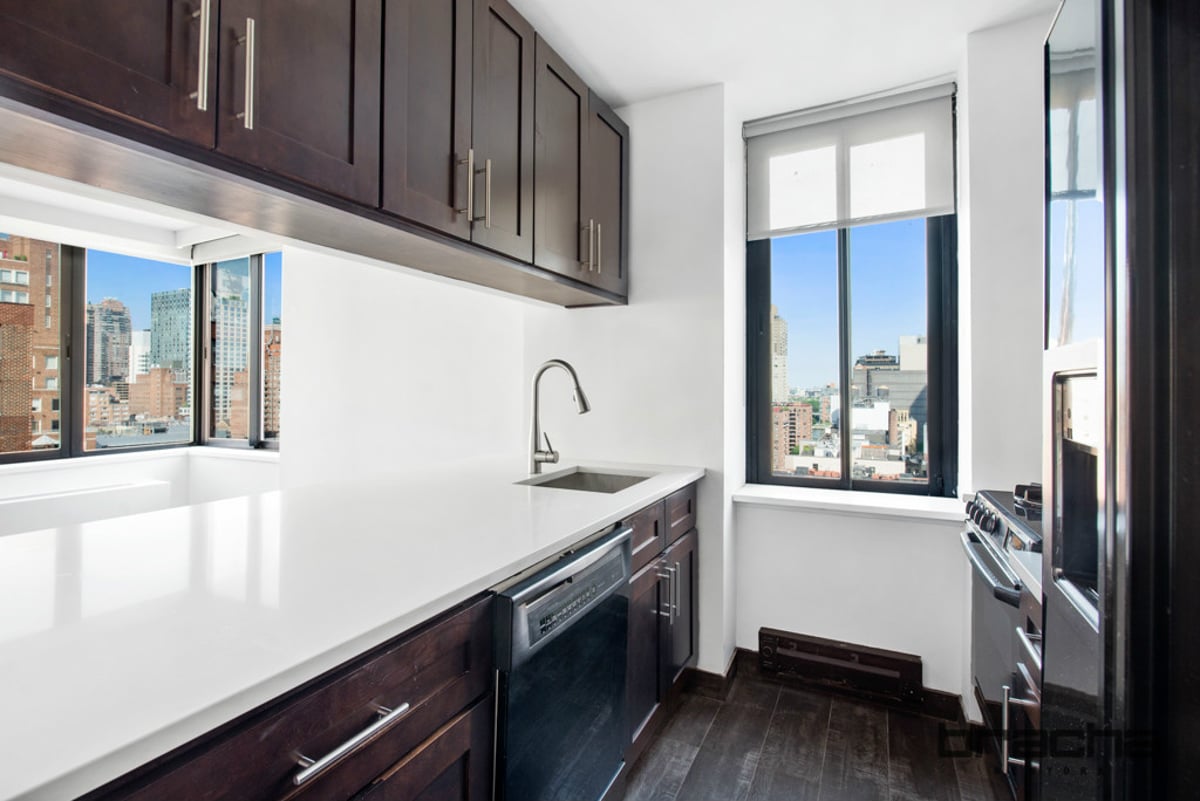 Photo for The Paladin - 300 East 62nd Street Condominium in Upper East Side, Manhattan
