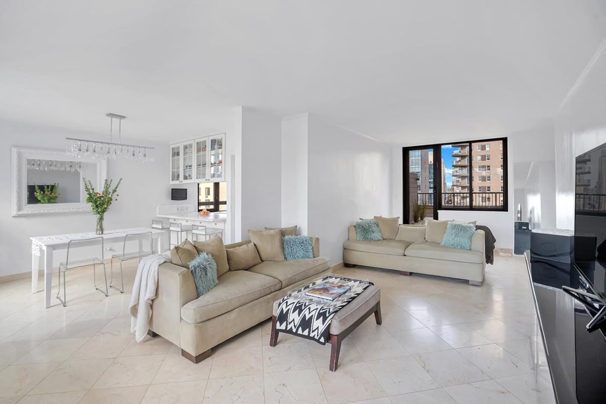 Photo for Evans Tower Condominium - 171 East 84th Street Condominium in Upper East Side, Manhattan