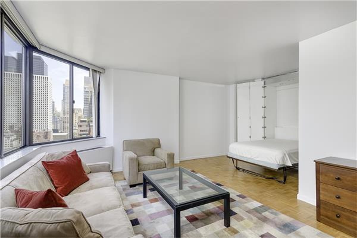 Photo for Sterling Plaza - 255 East 49th Street Condominium in Midtown East, Manhattan