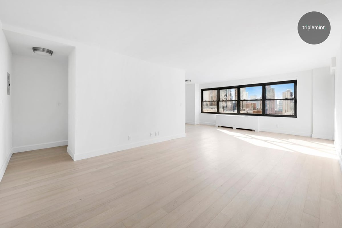 Photo for Lincoln Towers - 140 West End Avenue Condominium in Upper West Side, Manhattan