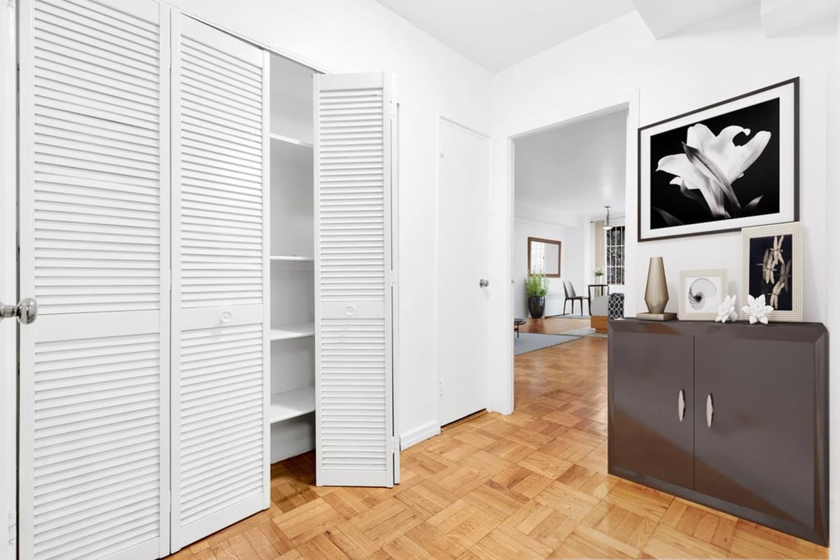 Photo for Executive House - 225 East 46th Street Condominium in Midtown East, Manhattan