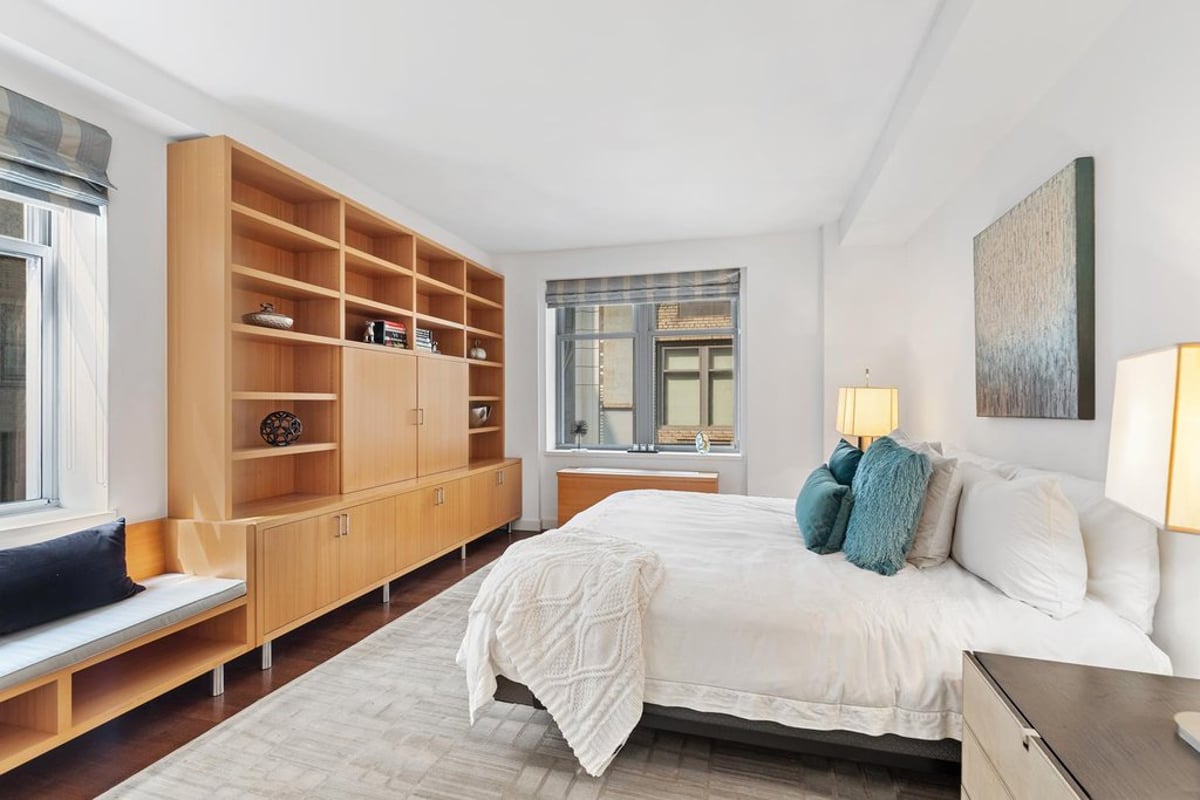 Photo for Windsor Park - 100 West 58th Street Condominium in Midtown, Manhattan