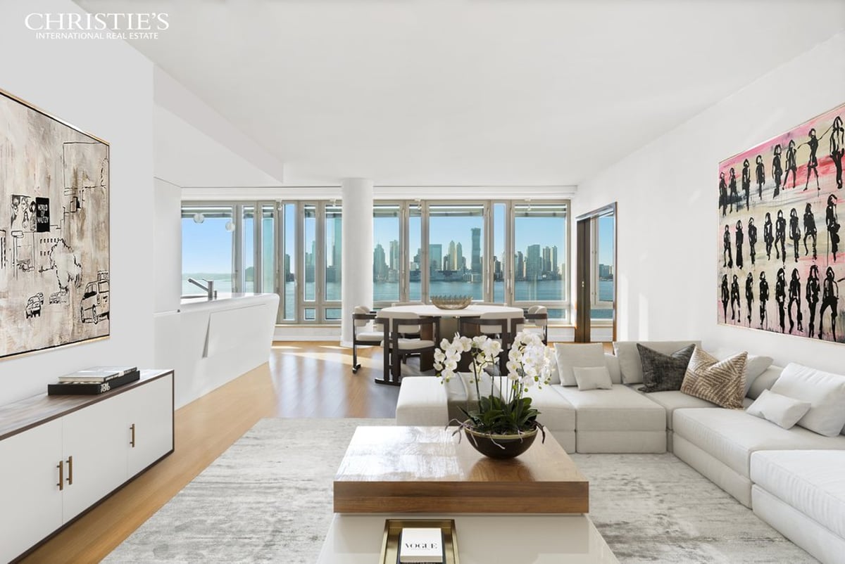 Photo for Riverhouse, One Rockefeller Park - 2 River Terrace Condominium in Battery Park City, Manhattan