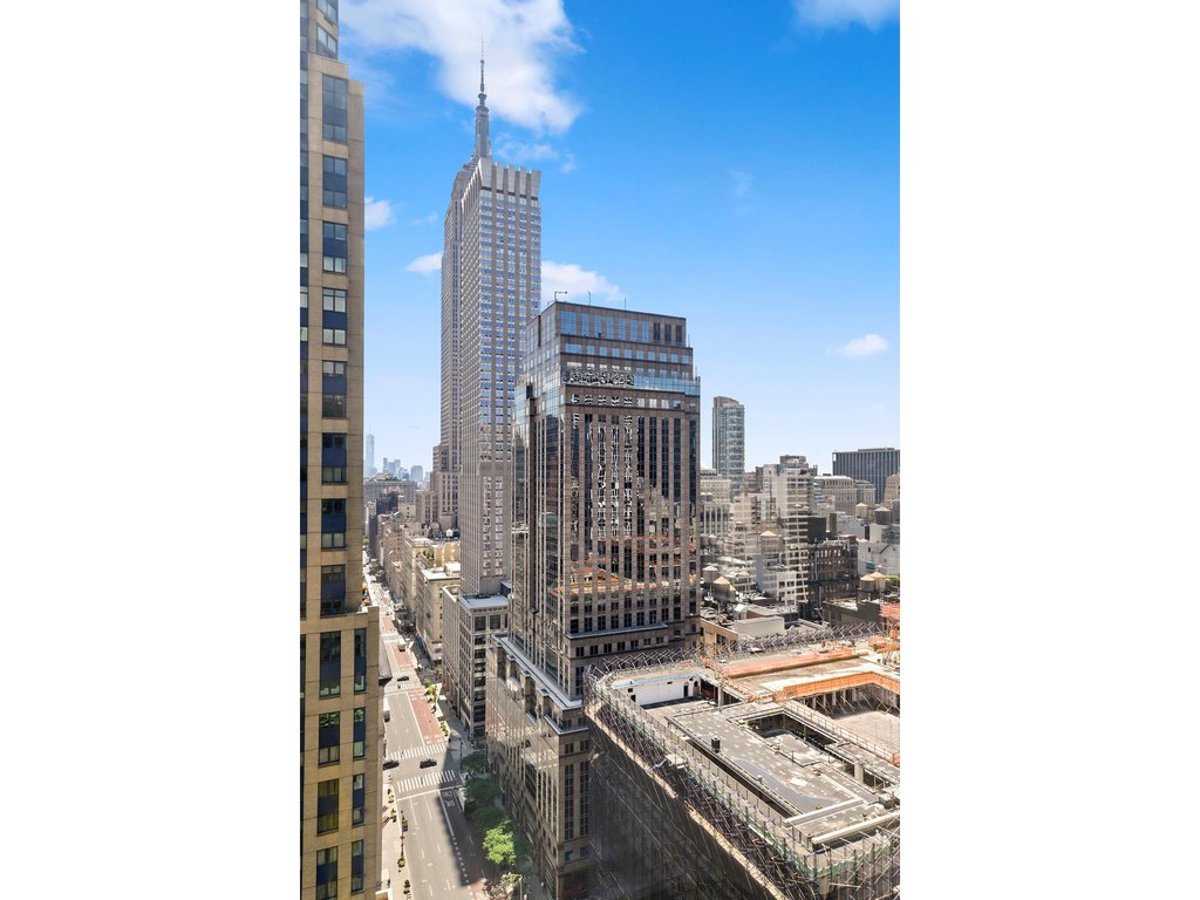Photo for 445 5th Avenue - 445 5th Avenue Condominium in Murray Hill, Manhattan
