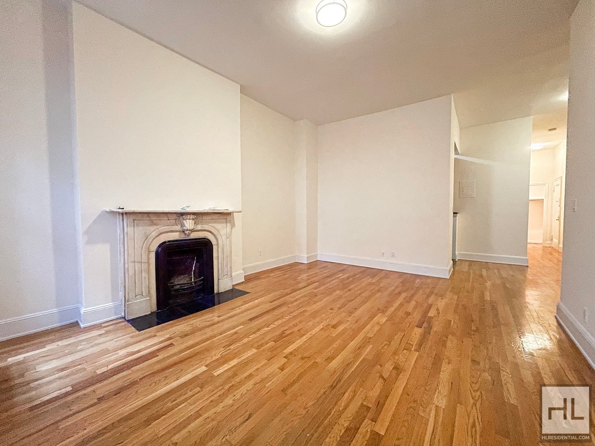 Photo for 130 East 24 Street - 130 East 24th Street Rental Building in Flatiron, Manhattan