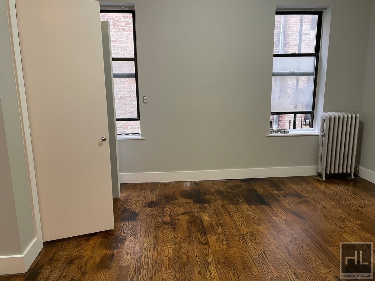 LOVELY, BRIGHT AND LARGE STUDIO EAST 22 STREET/DITMAS PARK Rental