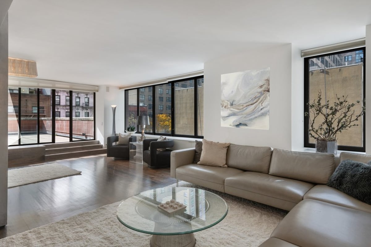 Photo for The Oxford - 422 East 72nd Street Condominium in Upper East Side, Manhattan