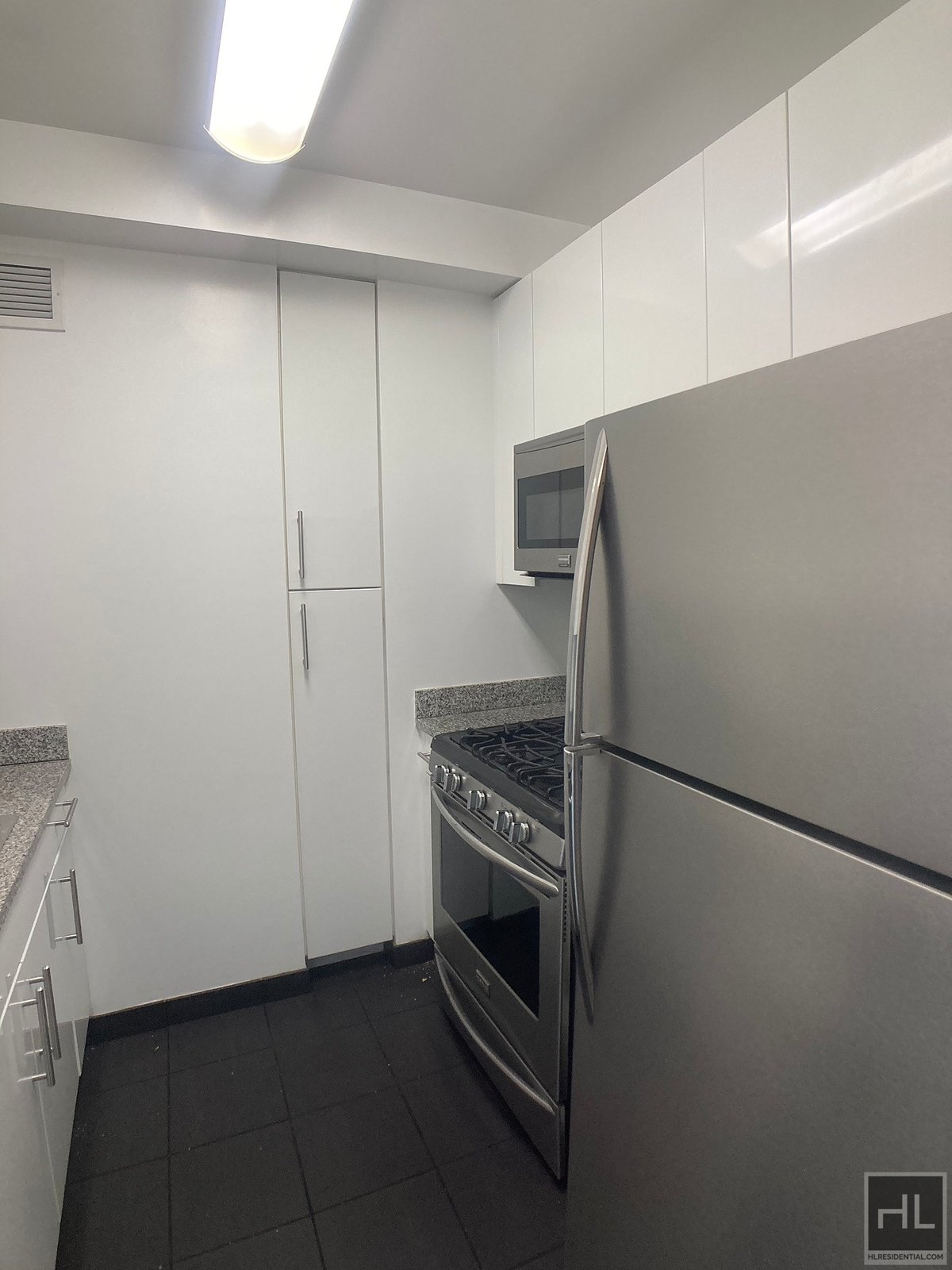 Photo for 505 WEST 37 STREET - 505 West 37th Street Rental Building in Hudson Yards, Manhattan