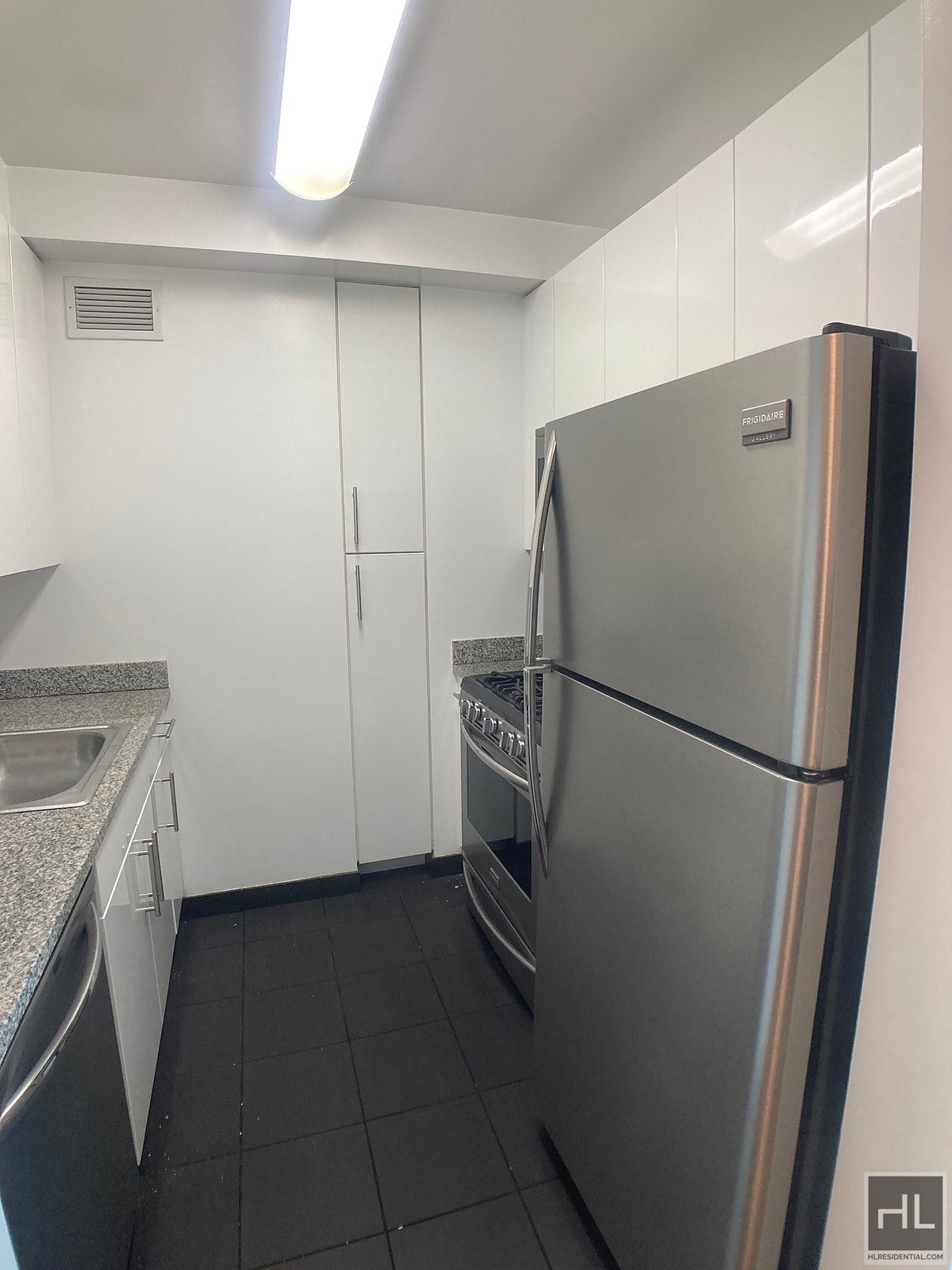 Photo for 505 WEST 37 STREET - 505 West 37th Street Rental Building in Hudson Yards, Manhattan