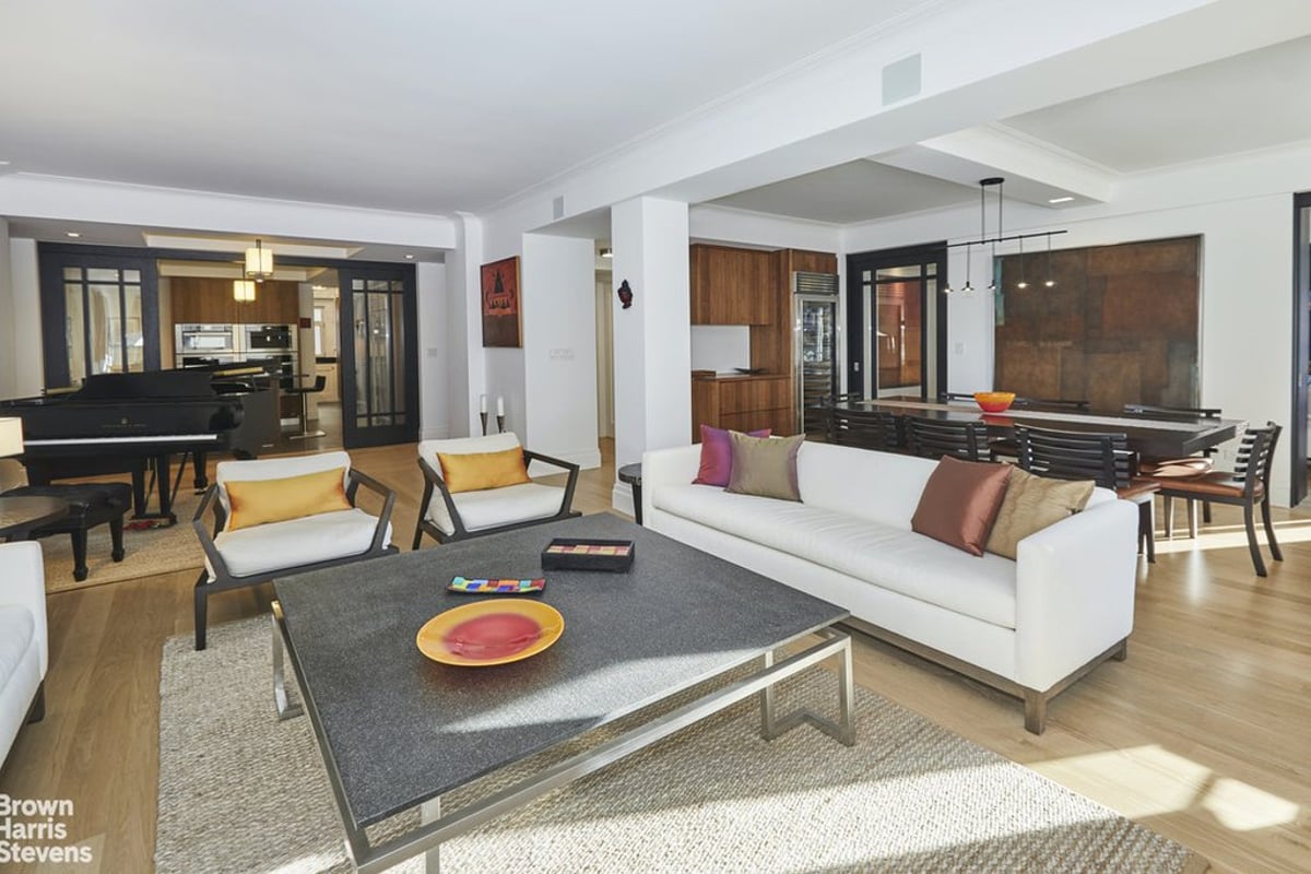 Photo for 880 5th Avenue - 880 Fifth Avenue Cooperative in Upper East Side, Manhattan