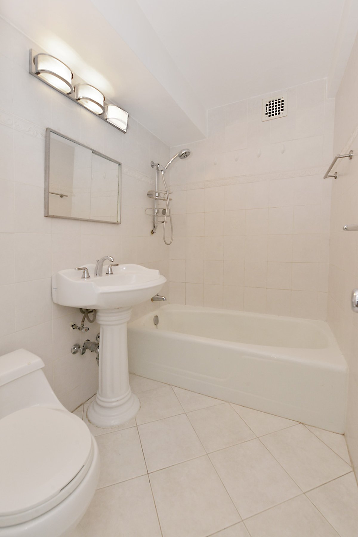 Photo for The Hawthorne - 211 East 53rd Street Condominium in Midtown East, Manhattan