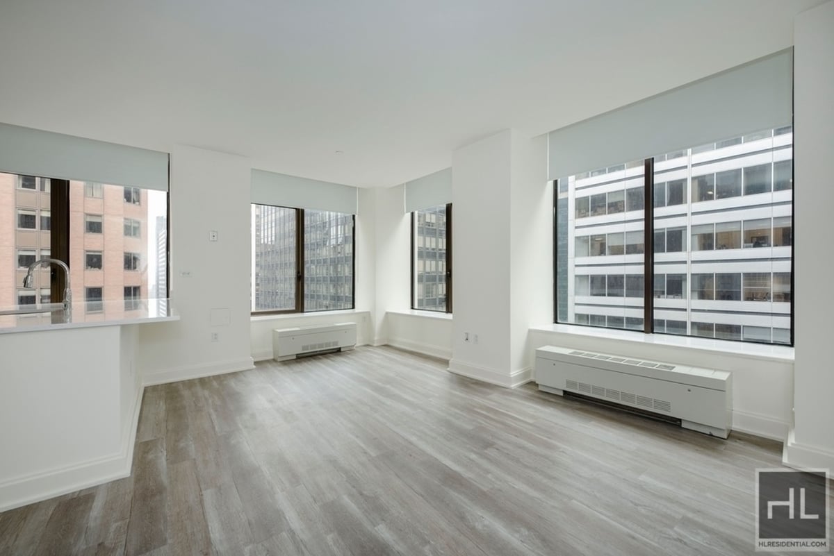 Photo for 10 HANOVER SQUARE - 10 Hanover Square Rental Building in Financial District, Manhattan