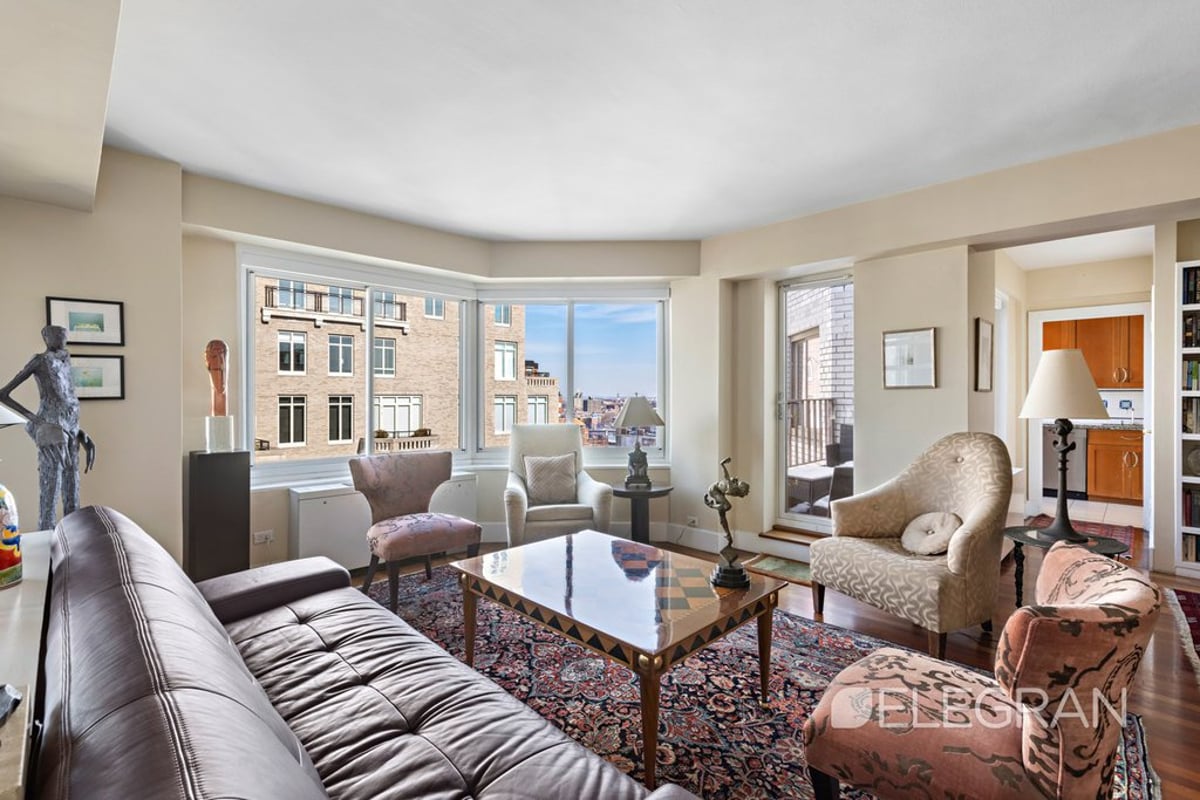 Photo for 10 East End Avenue - 10 East End Avenue Cooperative in Upper East Side, Manhattan