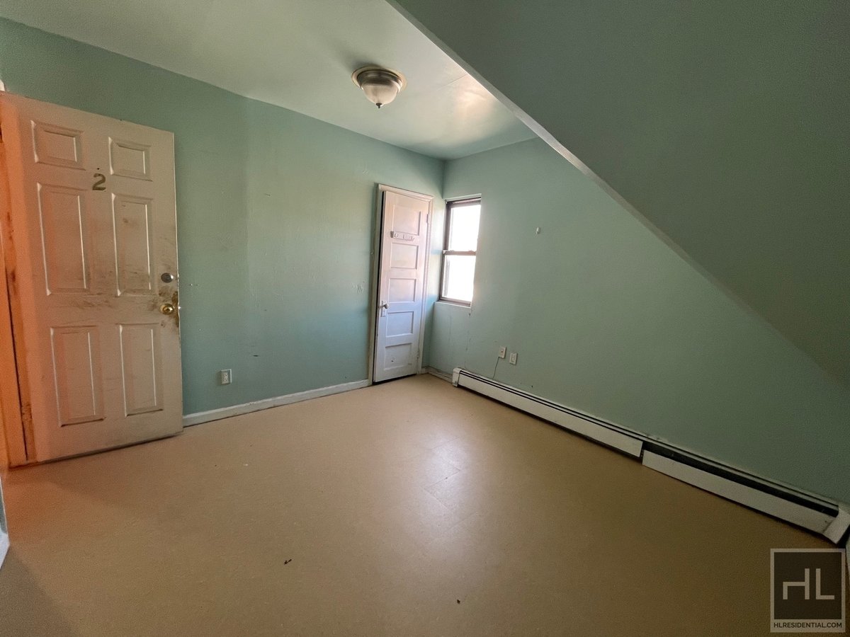 LARGE ROOMS FOR RENT EAST 14 STREET/ PRIME MIDWOOD Rental NYC Real