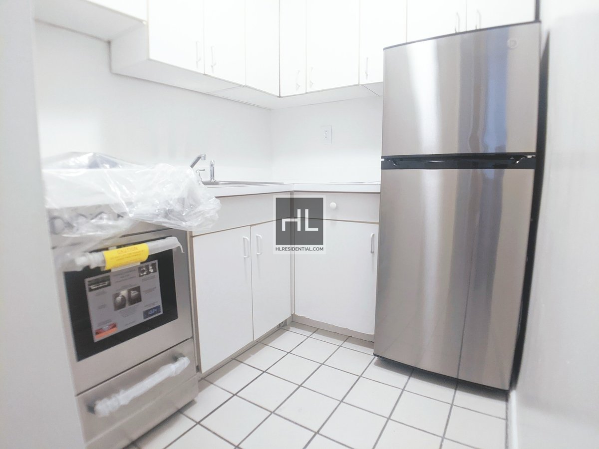 Photo for 236 EAST 36 STREET - 236 East 36th Street Rental Building in Murray Hill, Manhattan