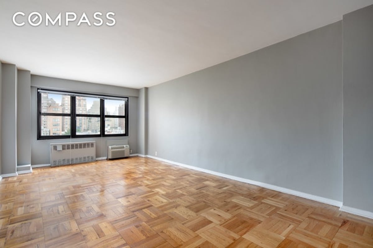 Photo for The Eastmore - 240 East 76th Street Condominium in Upper East Side, Manhattan
