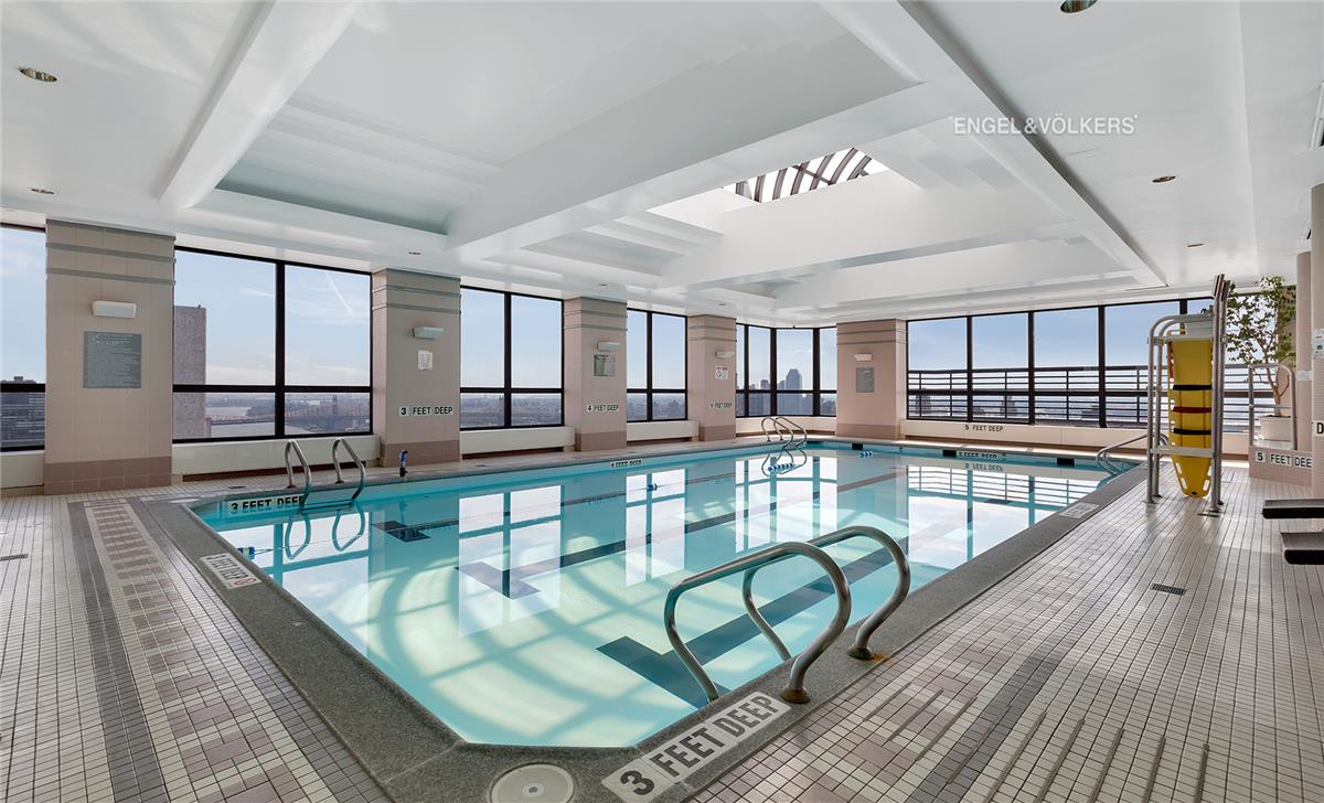 Photo for The Horizon - 415 East 37th Street Condominium in Midtown East, Manhattan