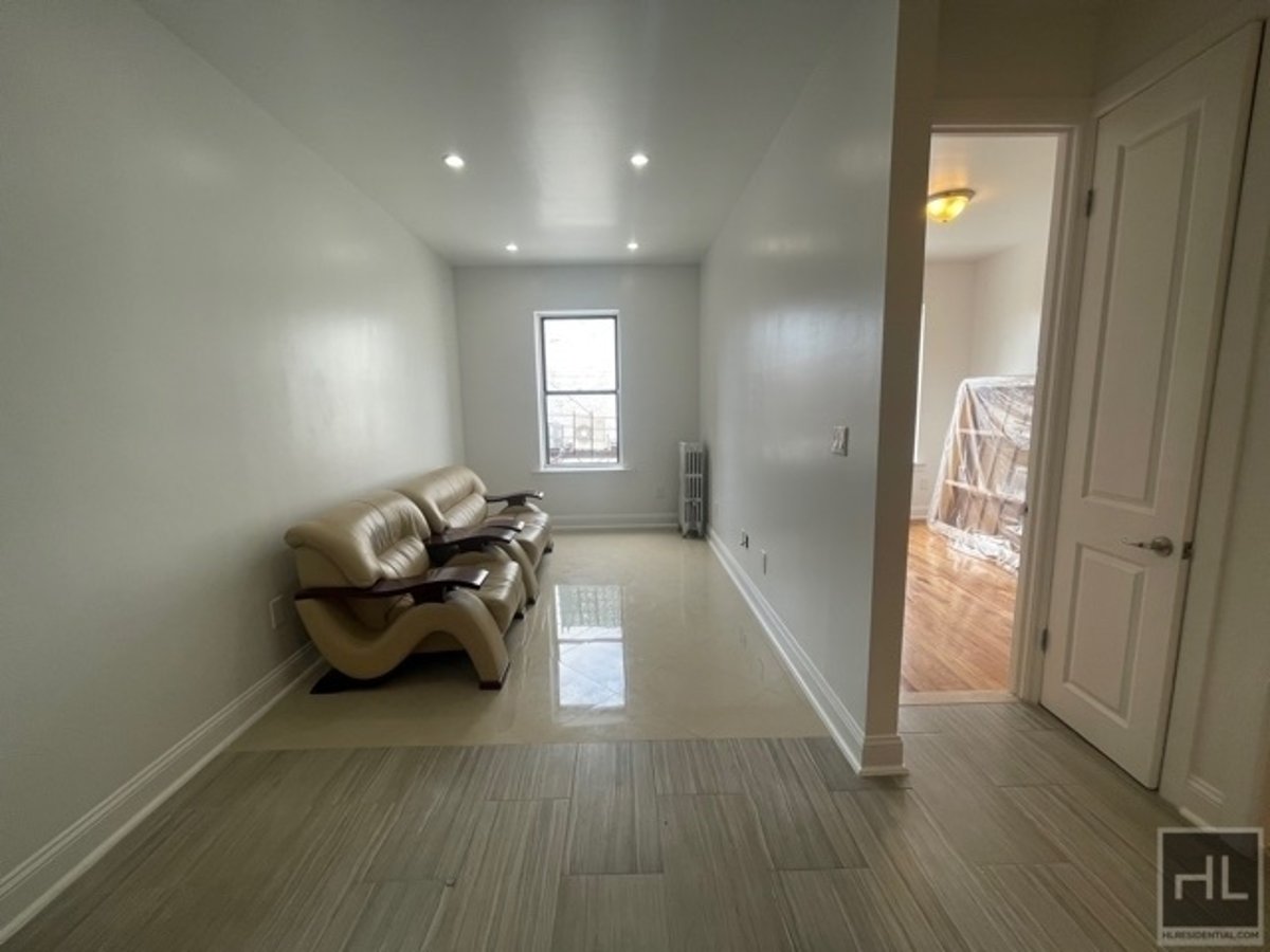 At this price, in East Flatbush, Luxury 1 bedroom apt is definitely