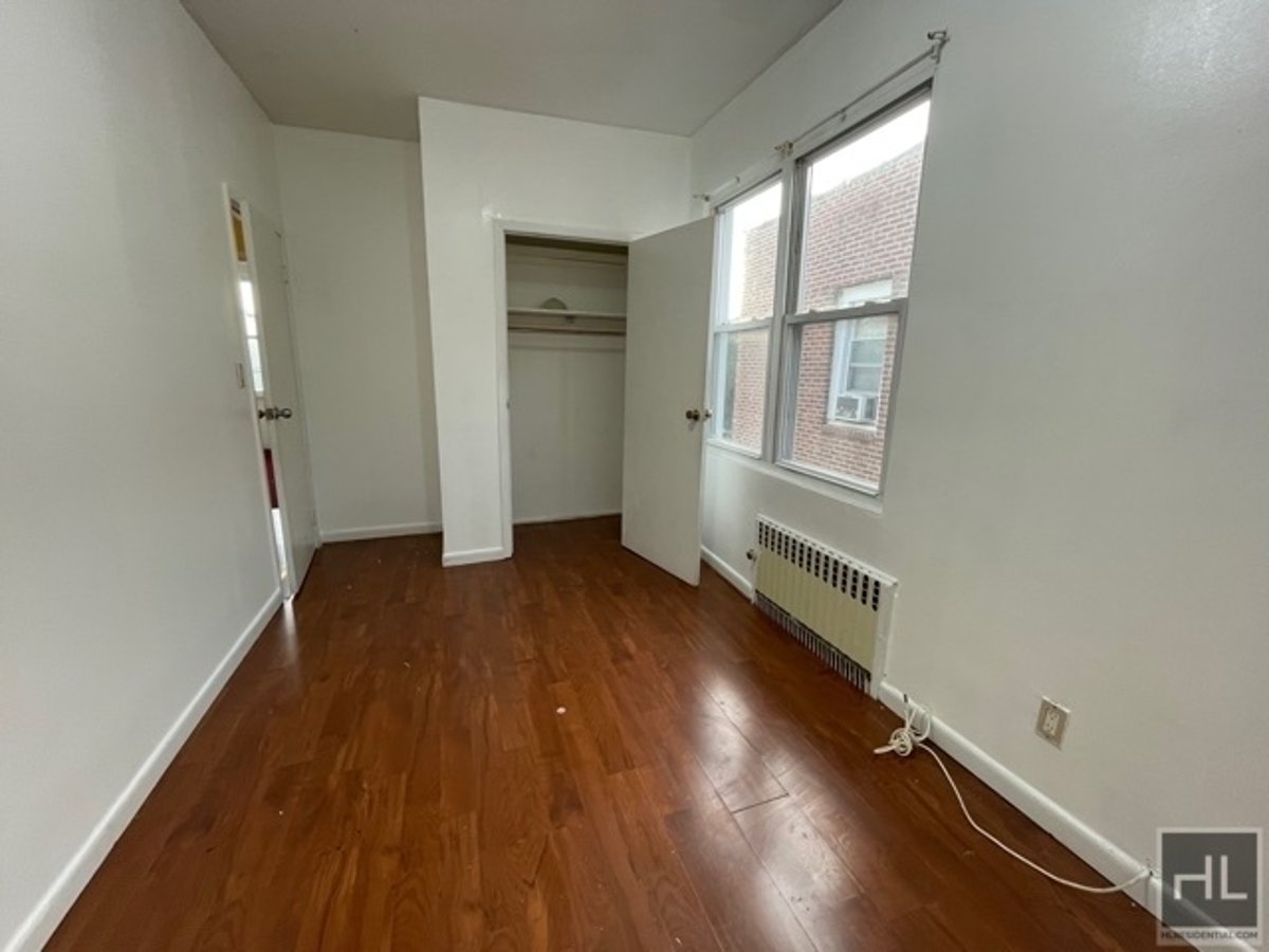 NEWLY RENOVATED VERY BRIGHT 3 BEDROOM REMSEN AVENUE/ PRIME CANARSIE