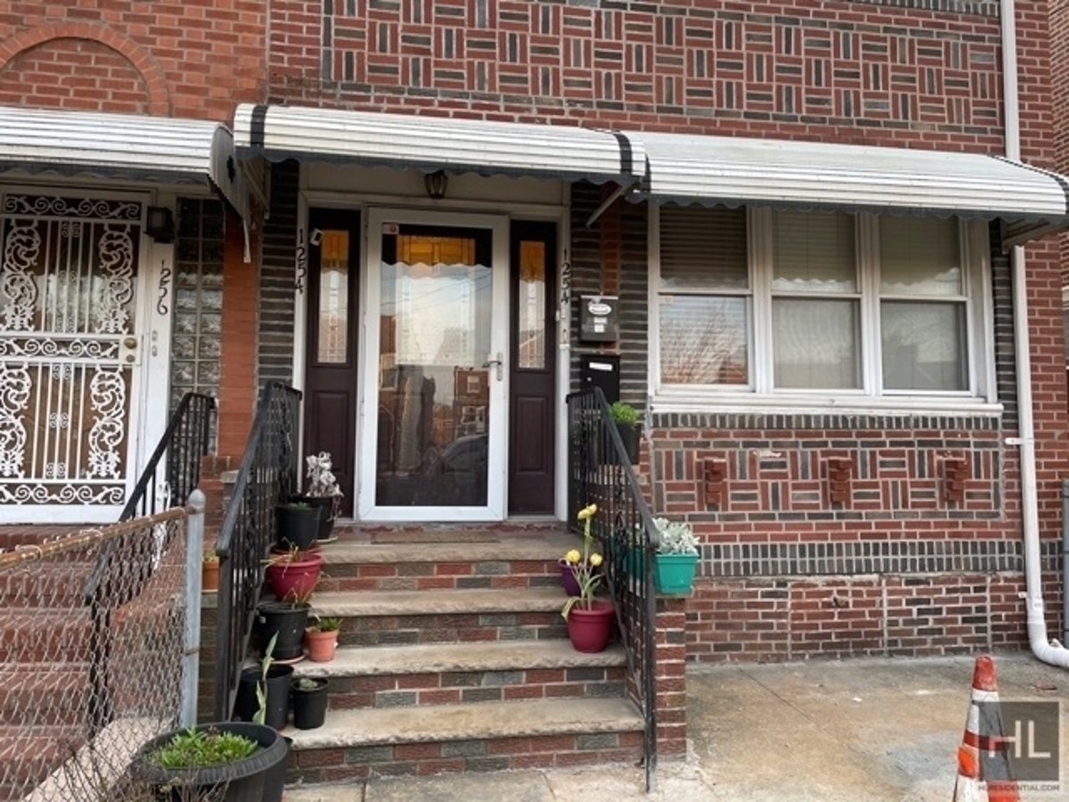 NEWLY RENOVATED VERY BRIGHT 3 BEDROOM REMSEN AVENUE/ PRIME CANARSIE