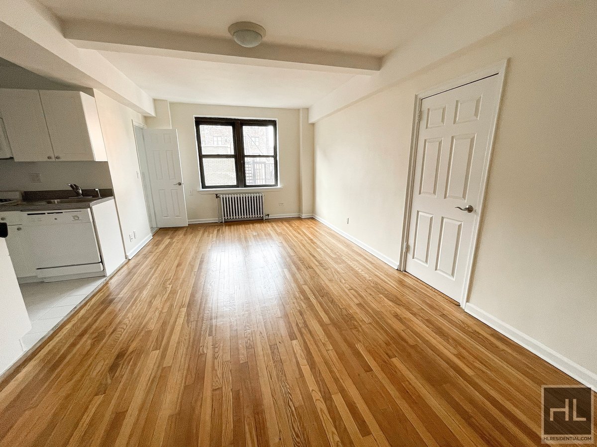 Photo for 850 AMSTERDAM AVENUE - 850 Amsterdam Avenue Rental Building in Upper West Side, Manhattan