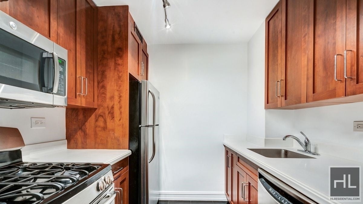 Photo for 888 8th Avenue - 888 8th Avenue Rental Building in Midtown, Manhattan