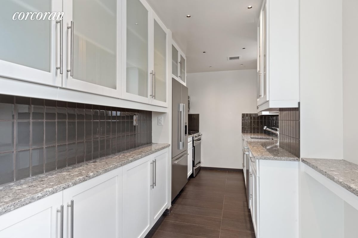 Photo for Kenton Place - 305 East 63rd Street Rental Building in Lenox Hill, Manhattan