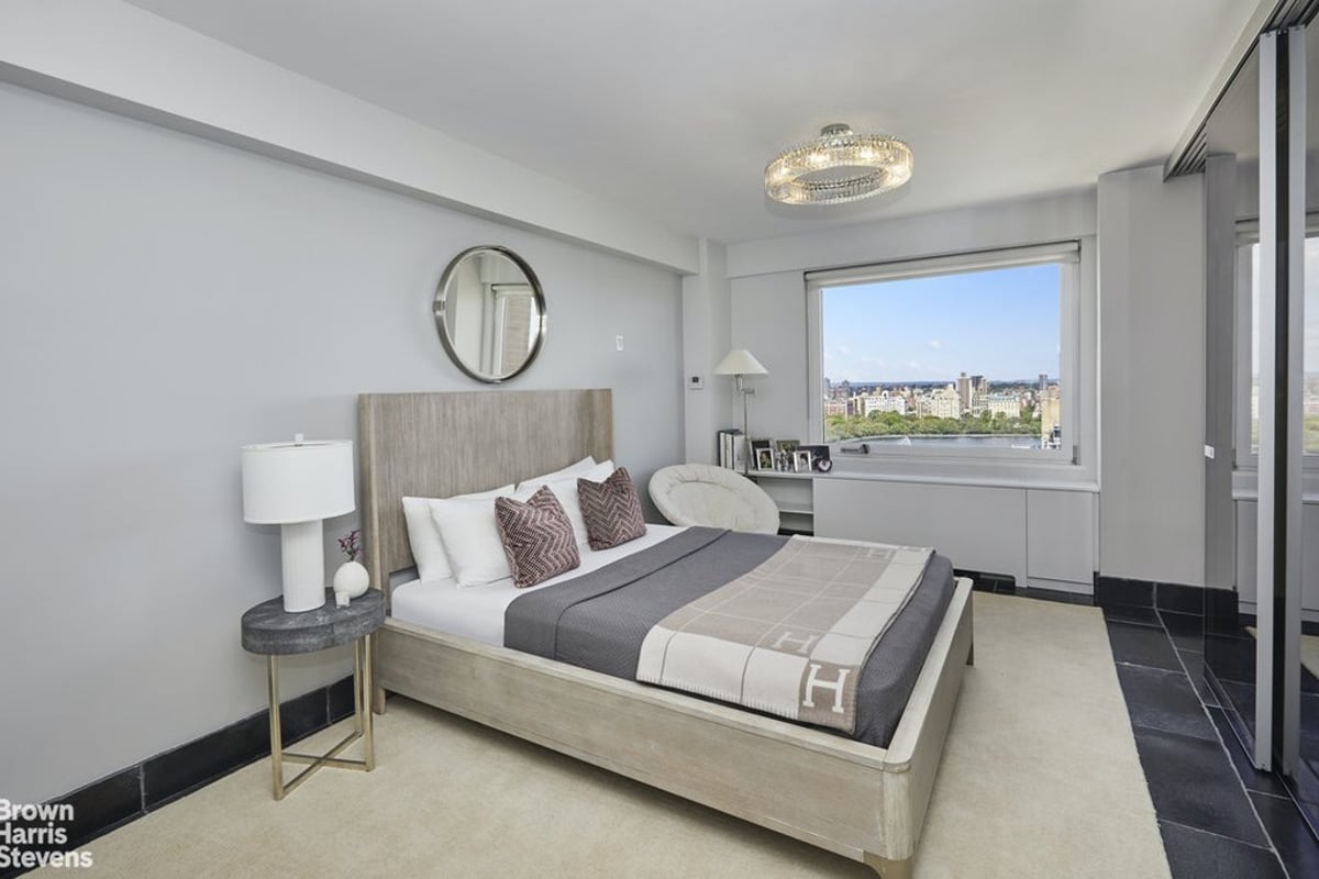 Photo for 1239 Madison Avenue - 45 East 89th Street Condominium in Carnegie Hill, Manhattan