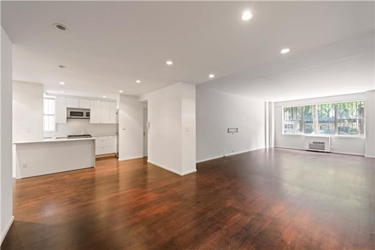 Photo for 12 BEEKMAN PLACE - 12 Beekman Place Cooperative in Midtown East, Manhattan