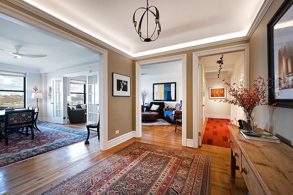 Photo for 425 RIVERSIDE DRIVE - 425 Riverside Drive Rental Building in Morningside Heights, Manhattan