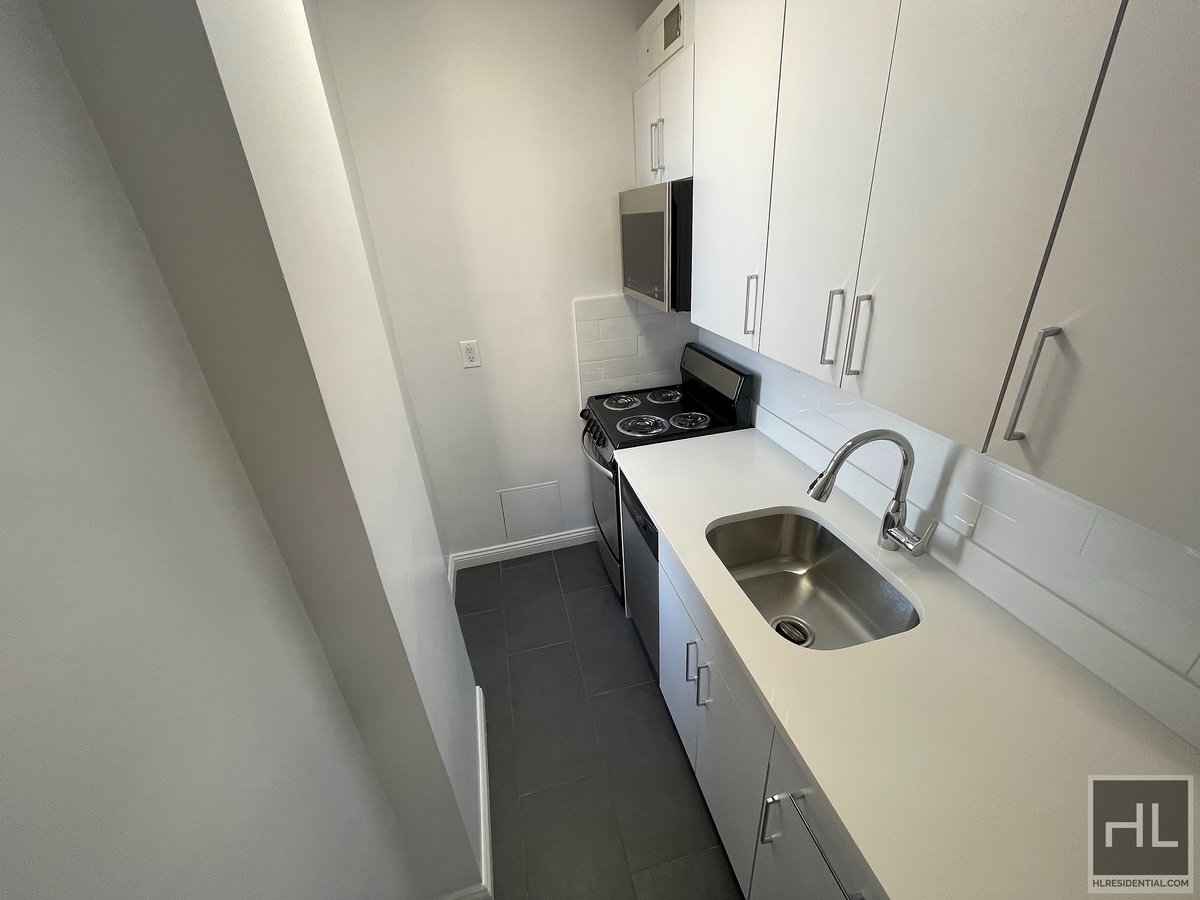Photo for 160 WEST 73 STREET - 160 West 73rd Street Rental Building in Upper West Side, Manhattan