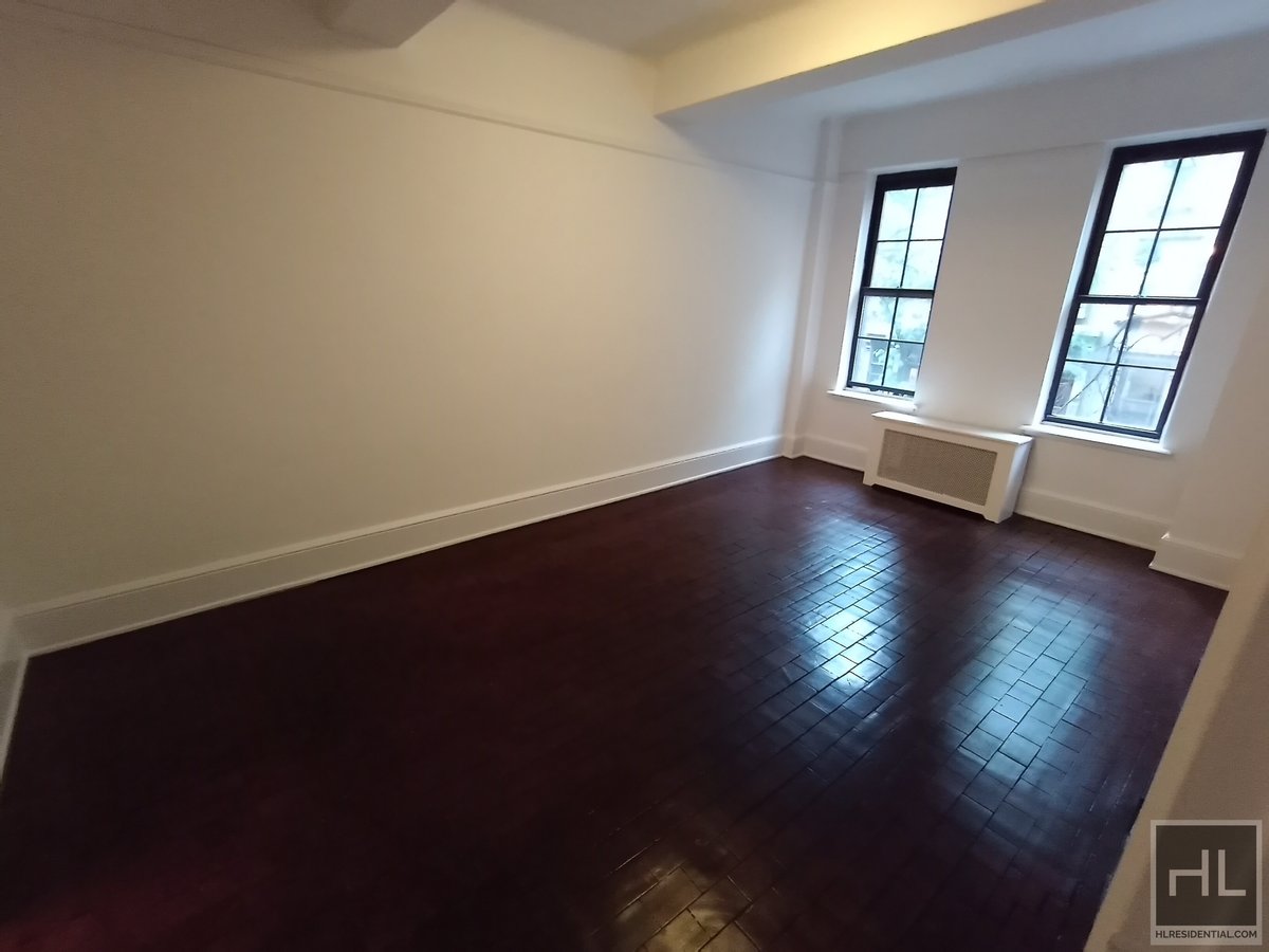 Photo for 160 WEST 73 STREET - 160 West 73rd Street Rental Building in Upper West Side, Manhattan