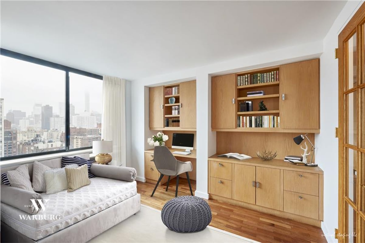 Photo for The Saratoga - 330 East 75th Street Condominium in Upper East Side, Manhattan