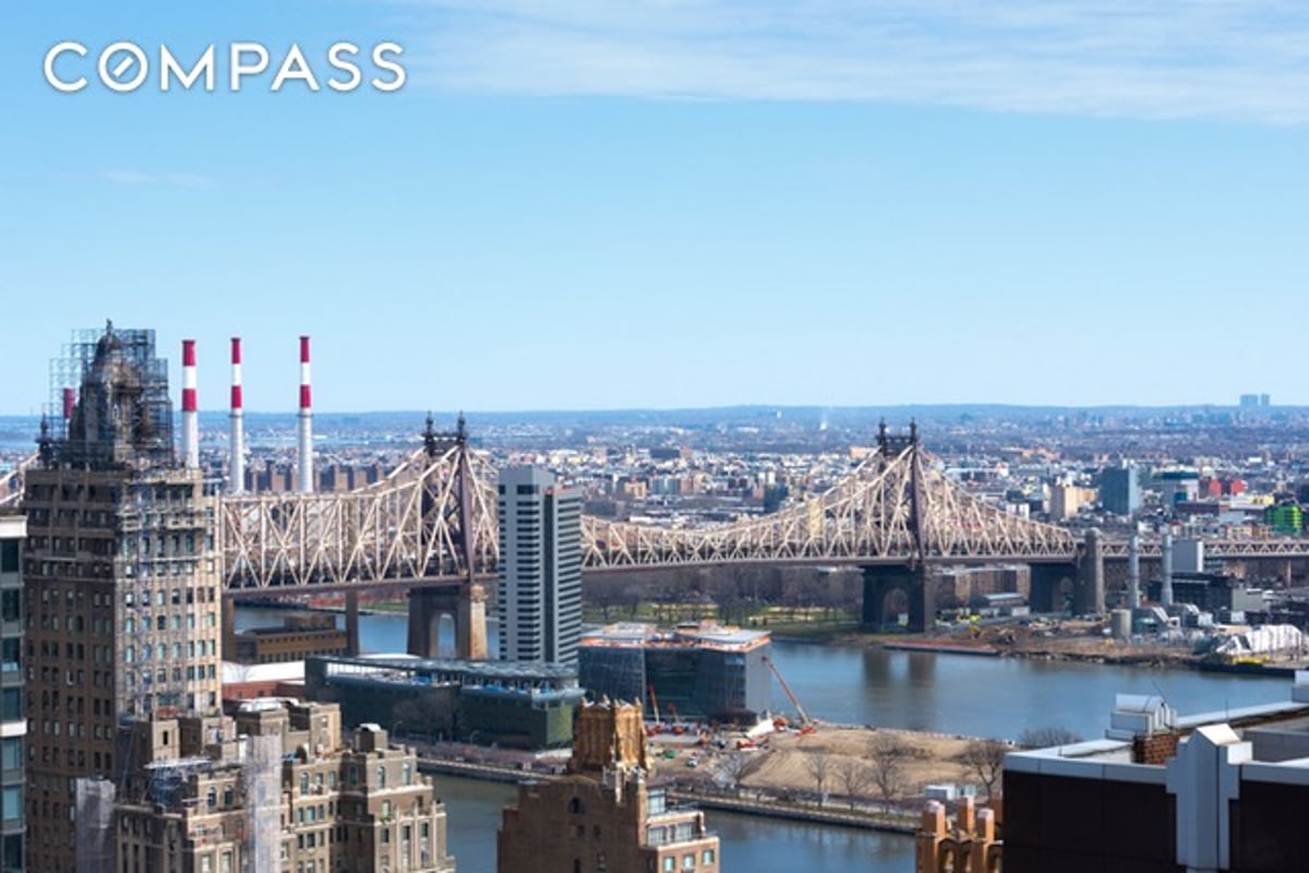 Photo for 100 United Nations Plaza - 100  United Nations Plaza Condominium in Midtown East, Manhattan