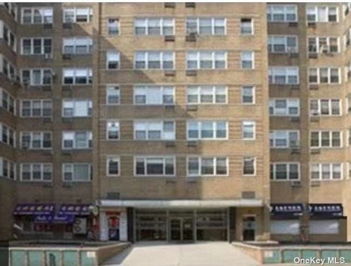 Photo for Bridgeview House Condominiums - 50 Bayard Street Condominium in Chinatown, Manhattan