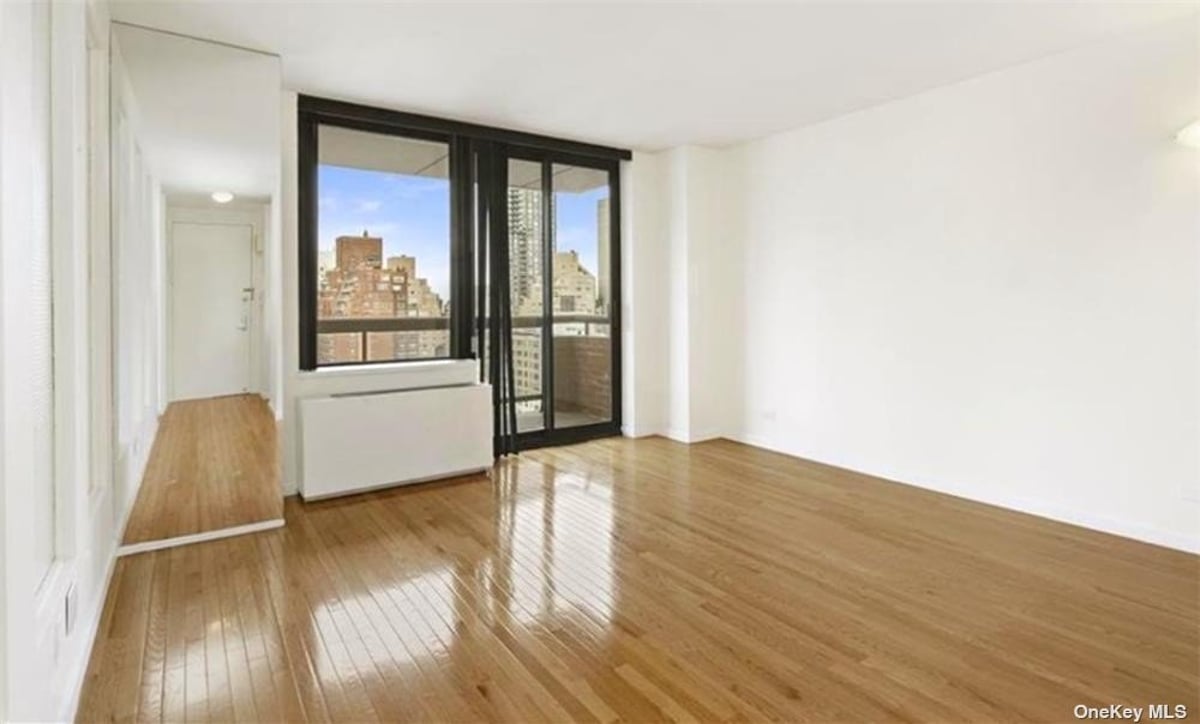 Photo for The Paladin - 300 East 62nd Street Condominium in Upper East Side, Manhattan