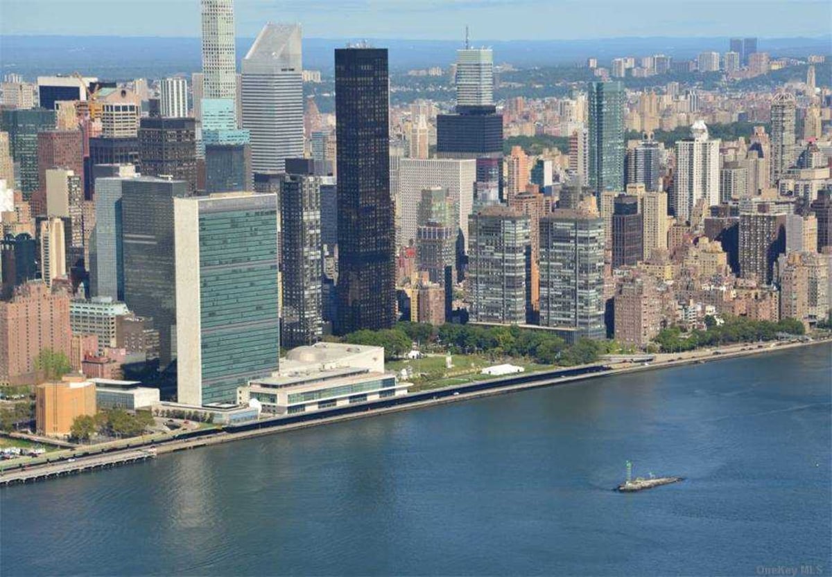 Photo for United Nations Plaza - 870 United Nations Plaza Cooperative in Midtown East, Manhattan