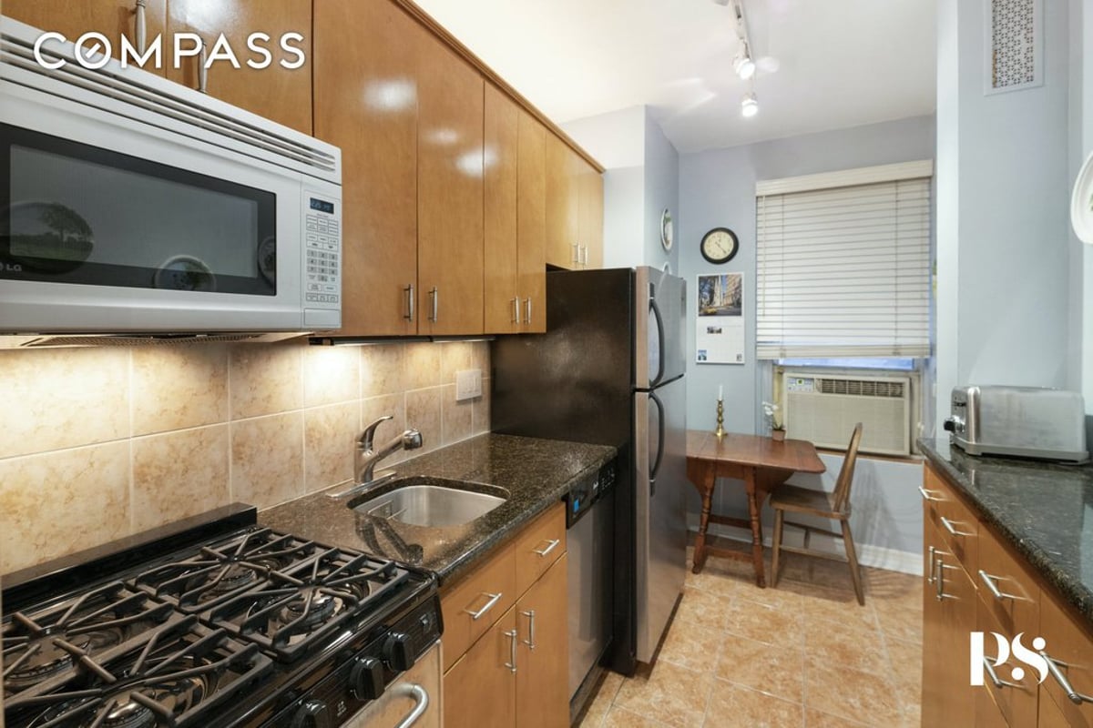 Photo for 233 West 21st Street - 233 West 21St Street Cooperative in Chelsea, Manhattan