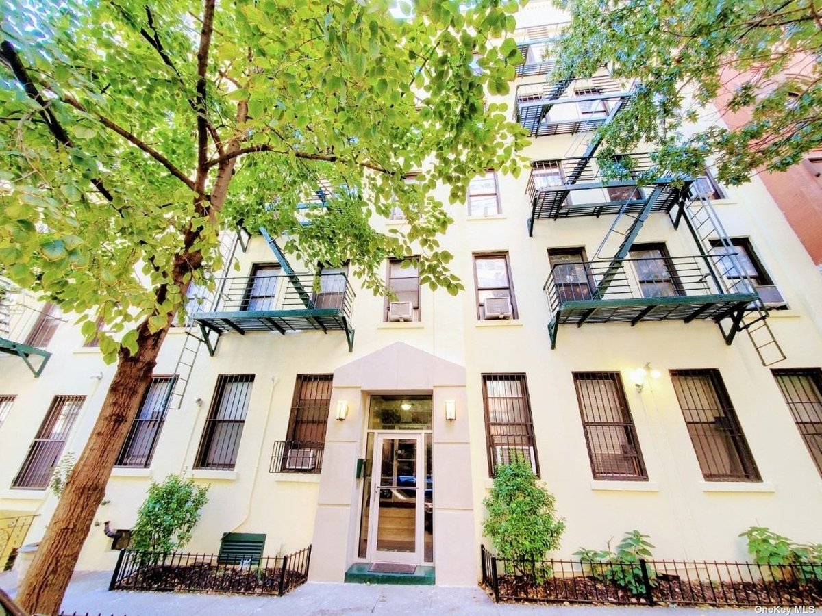 Photo for The Belnord - 225 West 86th Street Condominium in Upper West Side, Manhattan