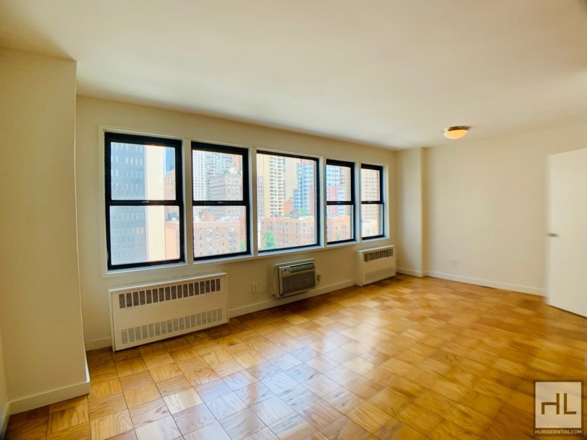 Photo for Wimbledon Tower - 236 East 36th Street Rental Building in Murray Hill, Manhattan