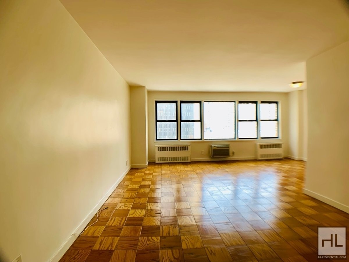 Photo for Wimbledon Tower - 236 East 36th Street Rental Building in Murray Hill, Manhattan