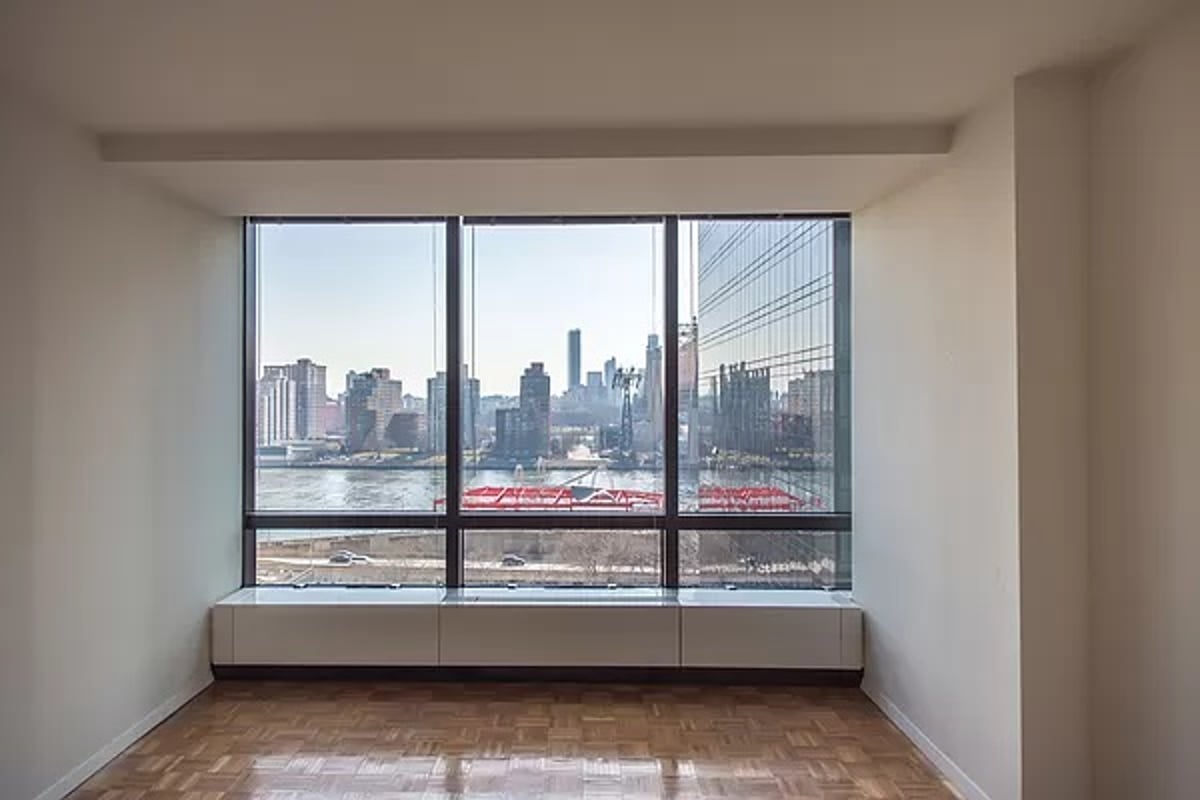 Photo for 1 Sutton Place North - 420 East 60th Street Rental Building in Lenox Hill, Manhattan