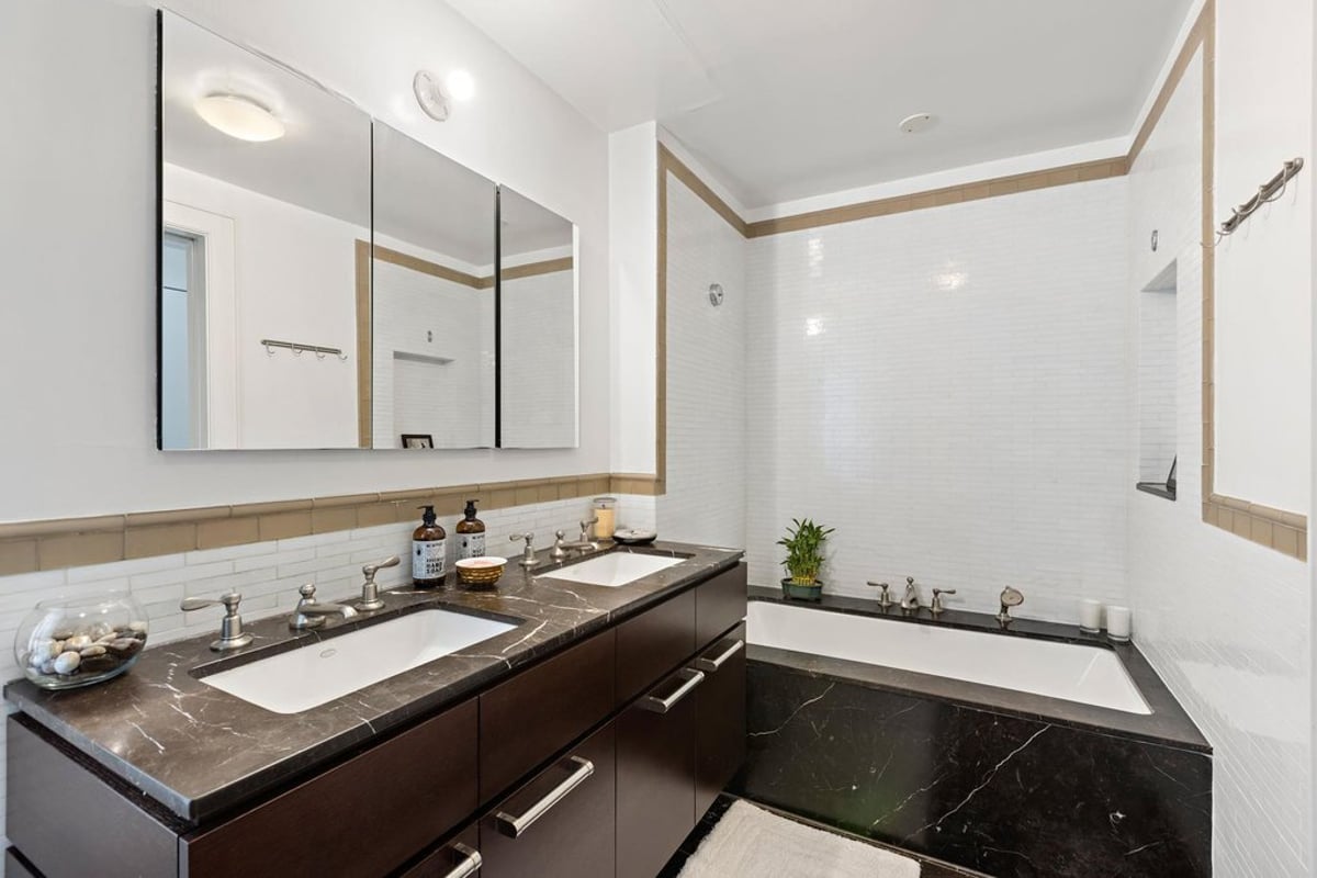 Photo for The Diamond House - 170 East 77th Street Condominium in Upper East Side, Manhattan