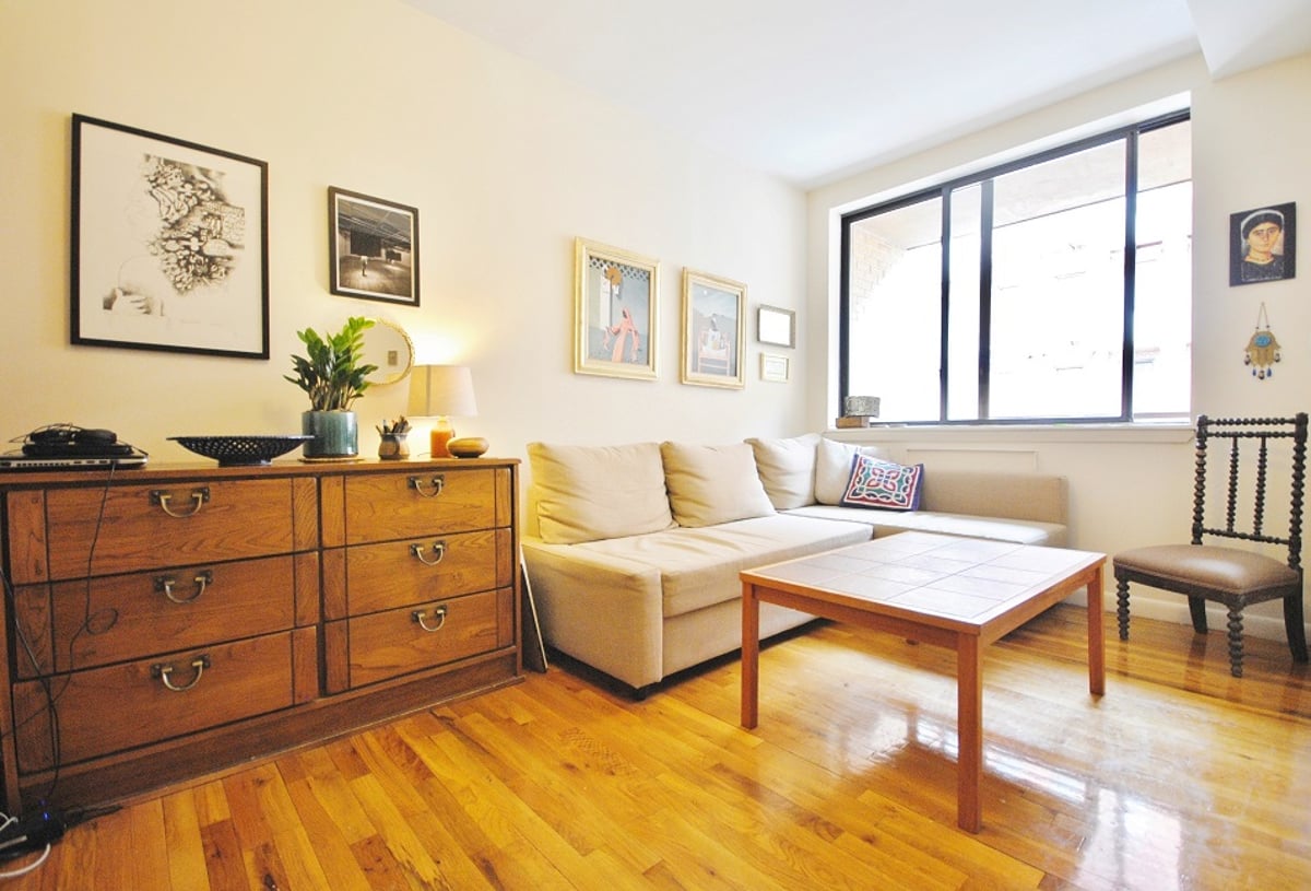 Photo for 41 AVENUE B - 41St Avenue B Rental Building in East Village, Manhattan