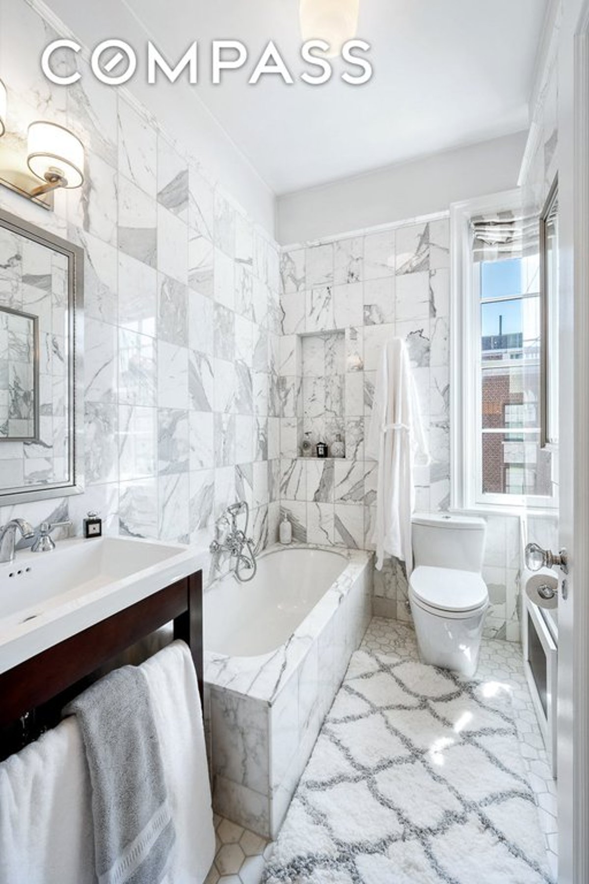 Photo for 1060 Park Avenue - 1060 Park Avenue Cooperative in Upper East Side, Manhattan