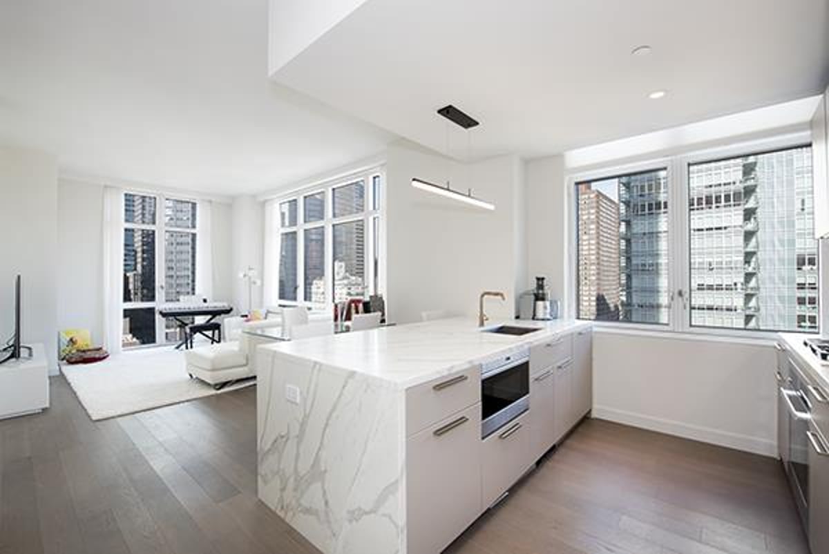 Photo for Halcyon - 305 East 51St Street Condominium in Midtown East, Manhattan