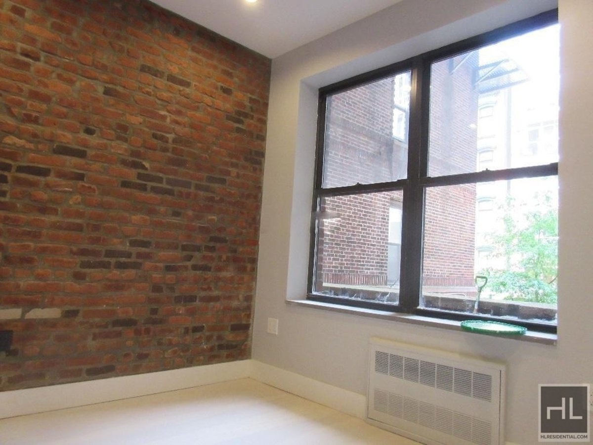 STANTON ST. 3 Bedrooms, exposed brick, renovated apartment Rental